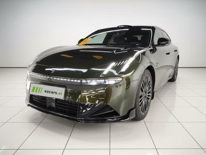 10 EM-P 2025 240 AWD Ultra Sport
