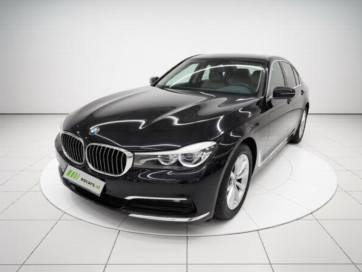 7 Series 2017 730Li Leading