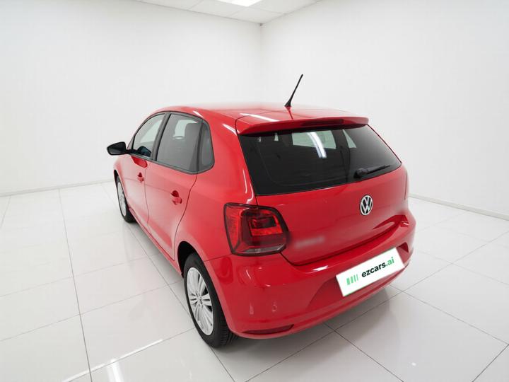 Polo 2016 1.6L AT Comfort photo 4