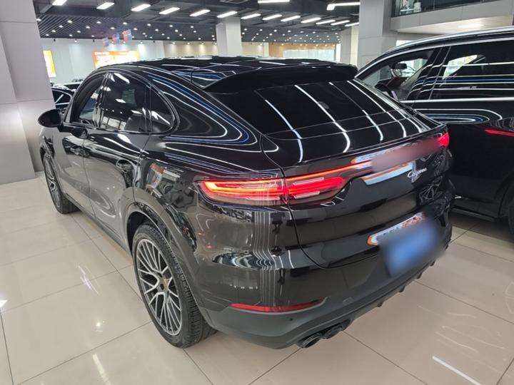 2019 Cayenne Coupé 3.0T photo 4