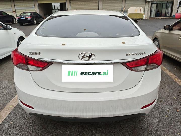 Elantra 2016 1.6L AT Smart photo 3