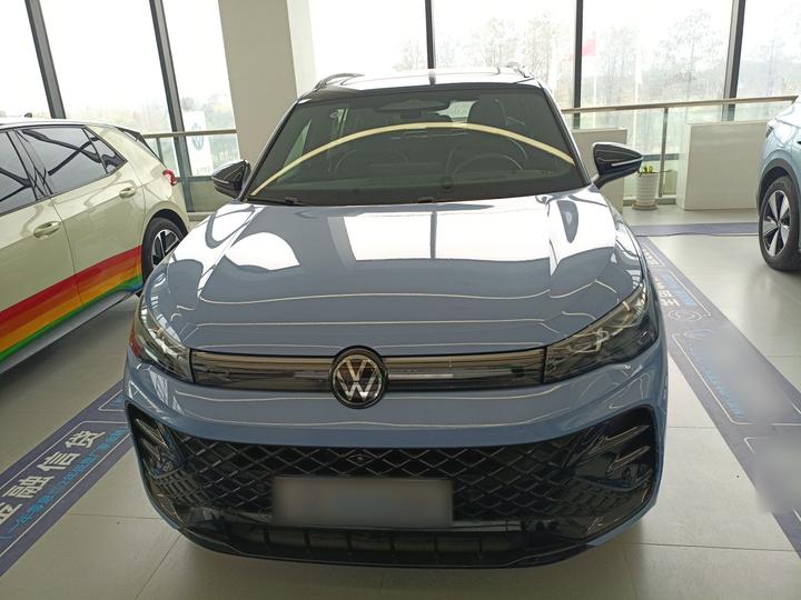 Tiguan L 2024 PRO 380TSI AWD R-Line Smart Premium photo 2