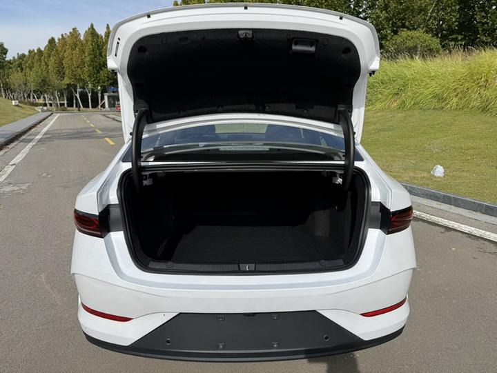 Qin PLUS 2025 EV ADAS 420KM Leading photo 8