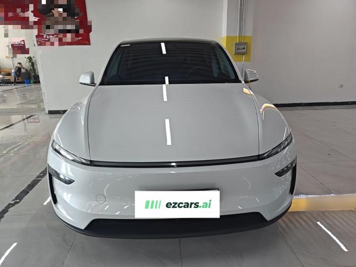 Model Y 2025 RWD photo 2