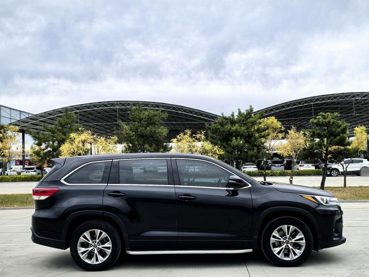 Highlander 2018 2.0T AWD Elite 7-Seater China VI photo 3