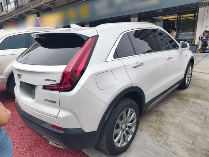 XT4 2022 28T RWD Luxury photo 4
