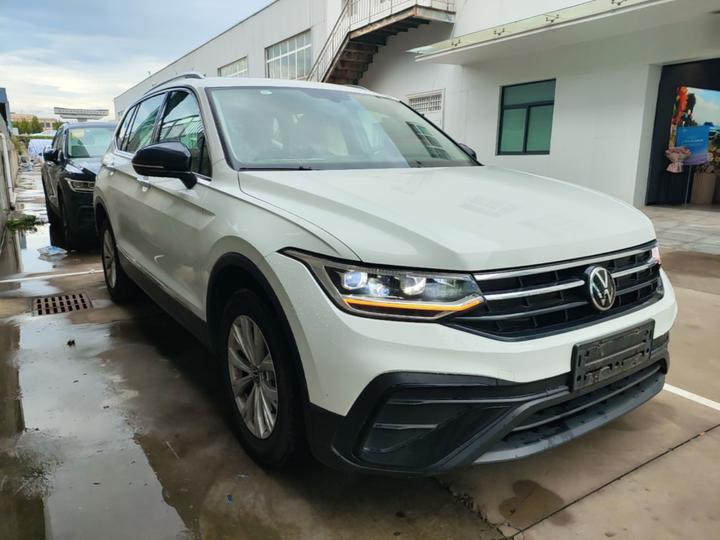 Tiguan L 2024 300TSI AT RWD photo 3