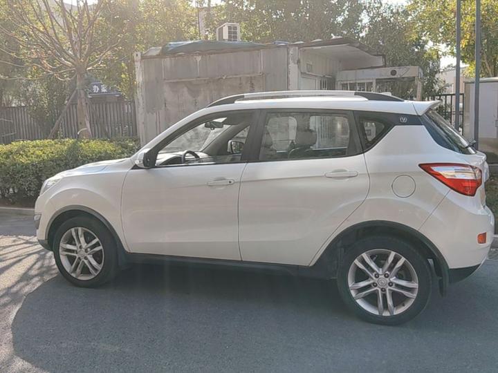 CS35 2015 1.6L MT Luxury IV photo 3