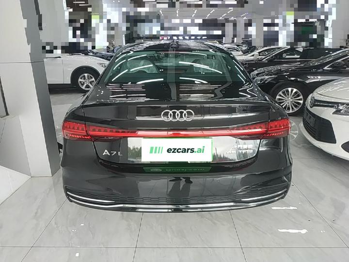 A7L 2025 45 TFSI Luxury photo 3