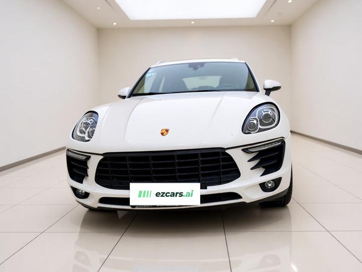 2017 Macan 2.0T photo 2