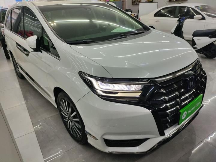 Elysion 2022 2.0L e:HEV Luxury photo 3