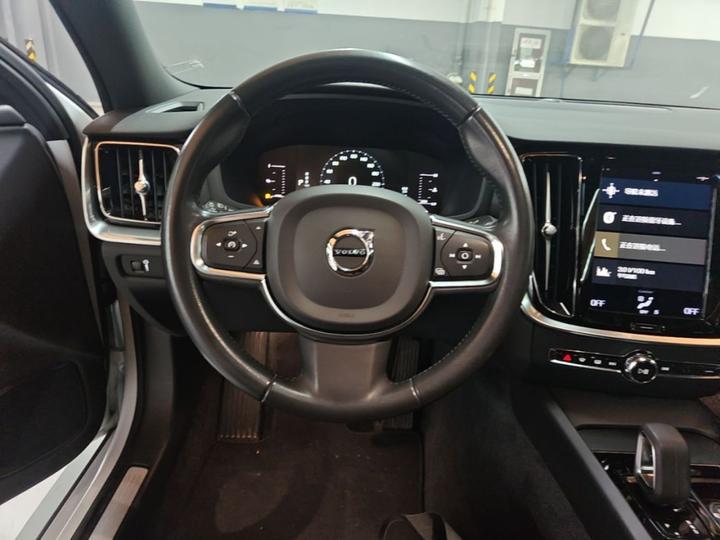 S60 2022 B4 Luxury photo 3