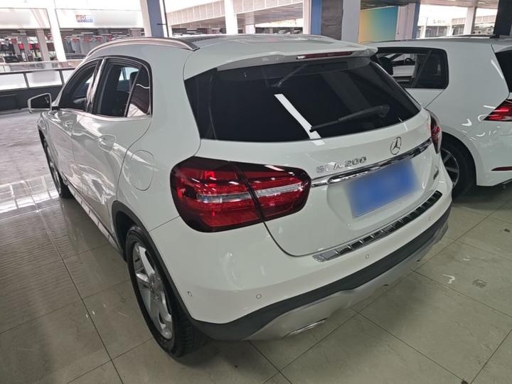 GLA 2017 GLA 200 Dynamic photo 4