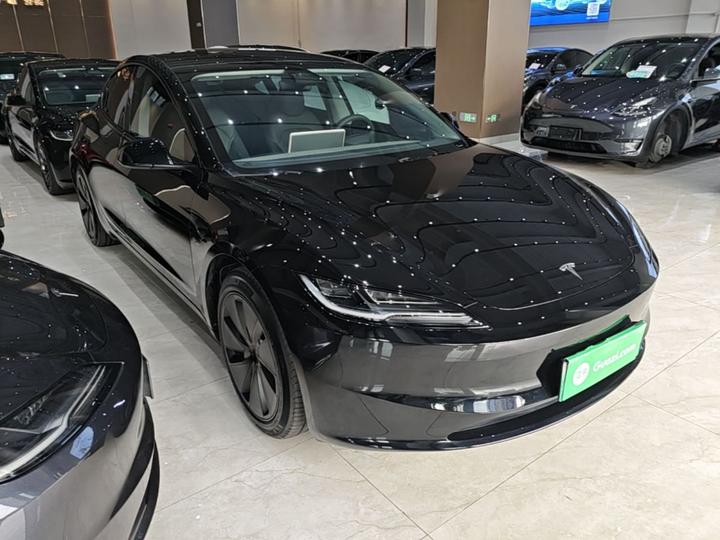 Model 3 2023 RWD photo 3
