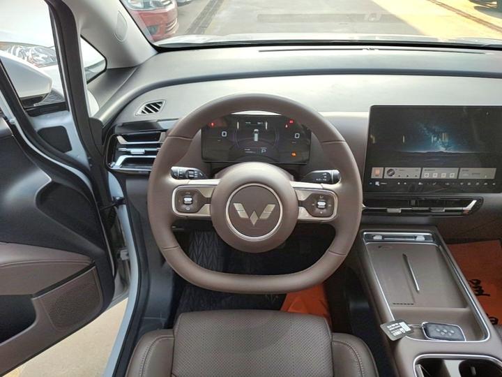 730 EV 2025 EV 500km Luxury photo 6
