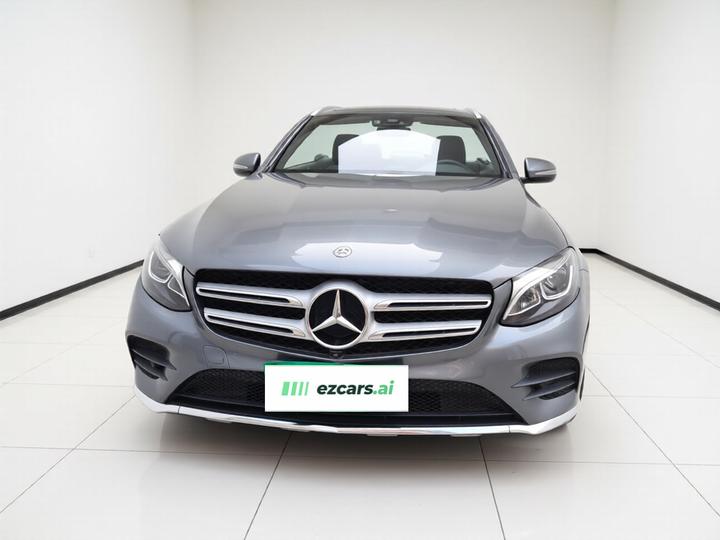 GLC 2017 GLC 260 4MATIC Luxury photo 2