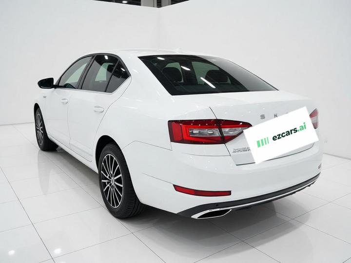 Octavia 2019 TSI230 DSG Luxury China VI photo 4