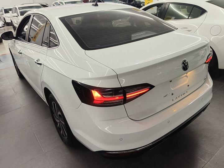 Lavida 2023 1.5L AT photo 4