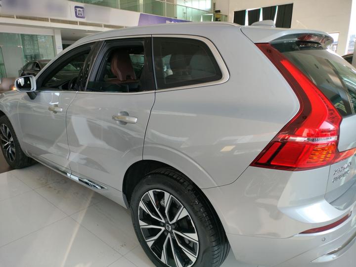 XC60 2023 B5 AWD Luxury photo 3