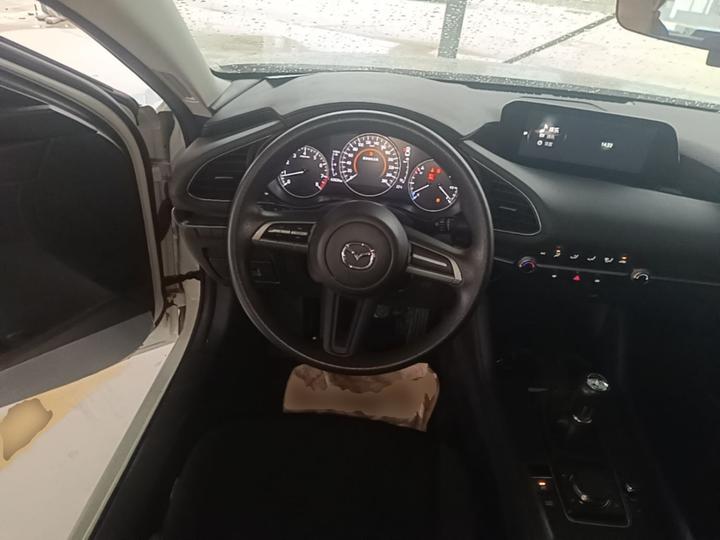 3 Axela 2021 1.5L MT photo 6