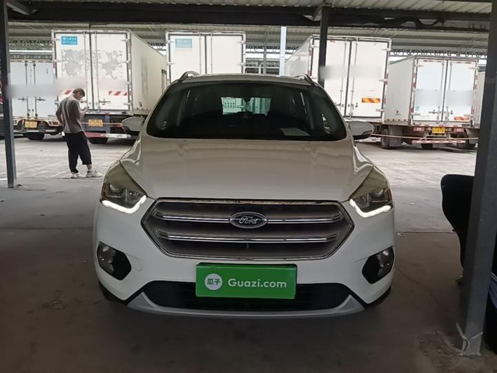 Kuga 2018 EcoBoost 180 RWD photo 2
