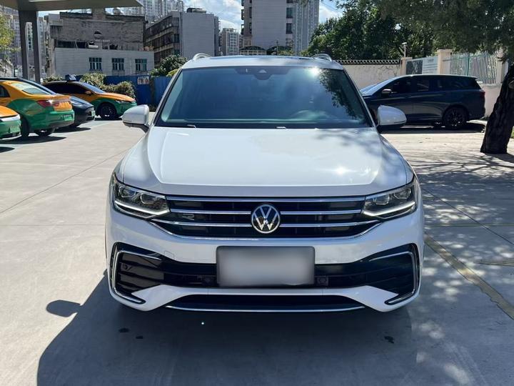 Tiguan L 2023 Facelift 330TSI AT RWD R-Line photo 2