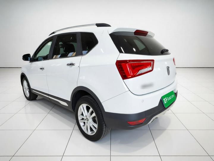 560 2015 1.8L MT Elite photo 4