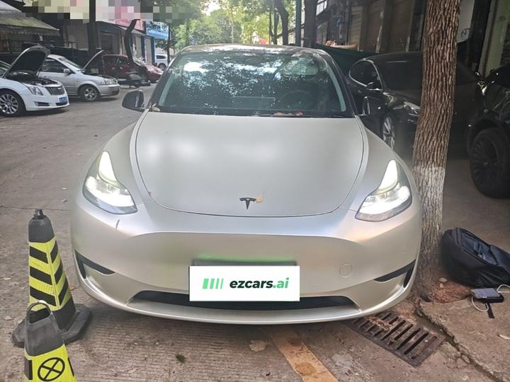 Model Y 2023 RWD photo 2