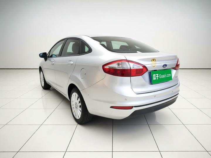 2013 Sedan 1.5L MT photo 4