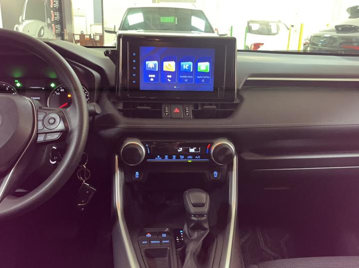 RAV4 2022 2.0L CVT RWD photo 7