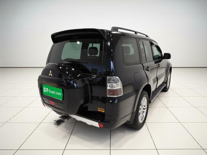 Pajero Parallel Import V97 3.8L 5-Door GLS photo 6