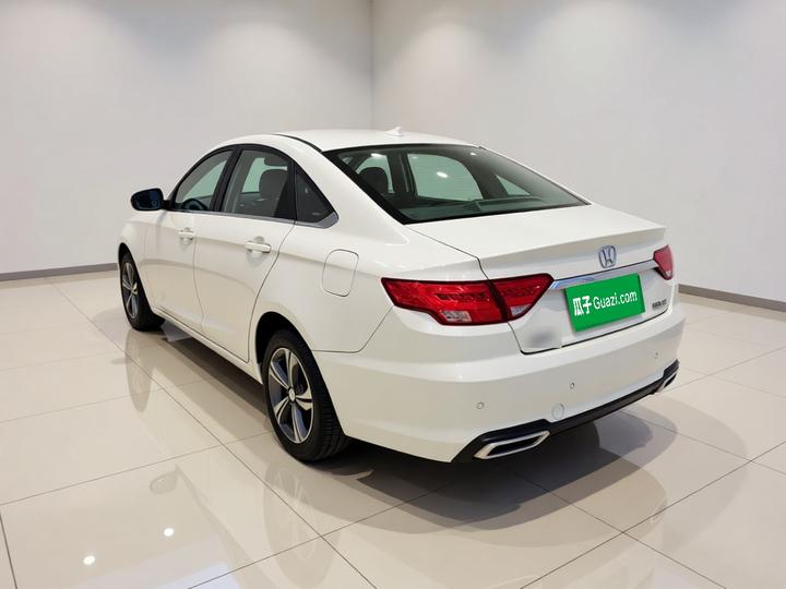 Emgrand GL 2018 1.8L MT Elite Connected photo 4