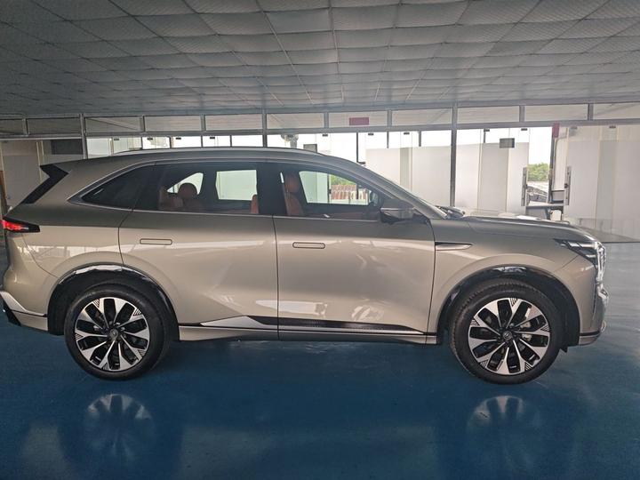 CS75 PLUS 2025 4th Gen UItra 2.0T photo 3