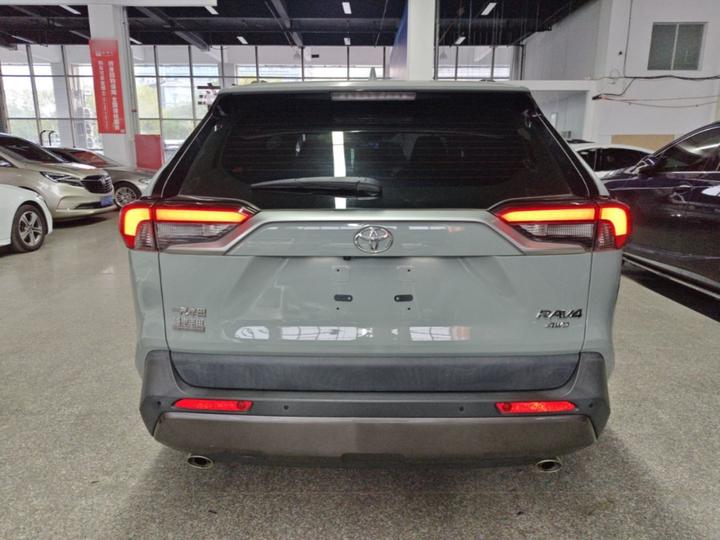 RAV4 2020 2.0L CVT AWD Premium photo 5