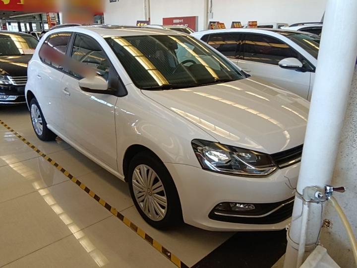 Polo 2016 1.6L AT Comfort photo 3
