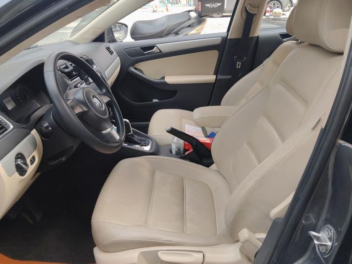 Sagitar 2014 1.6L AT Comfort photo 7