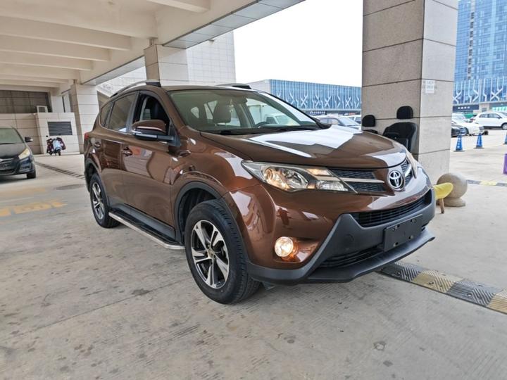RAV4 2015 2.0L CVT RWD photo 3