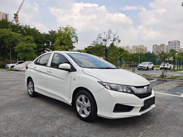 2017 1.5L CVT Elite photo 3