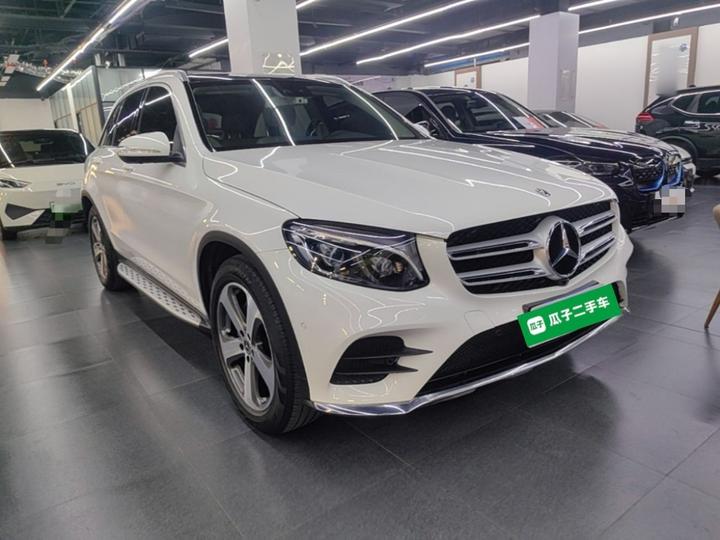 GLC 2017 GLC 300 4MATIC Dynamic photo 3