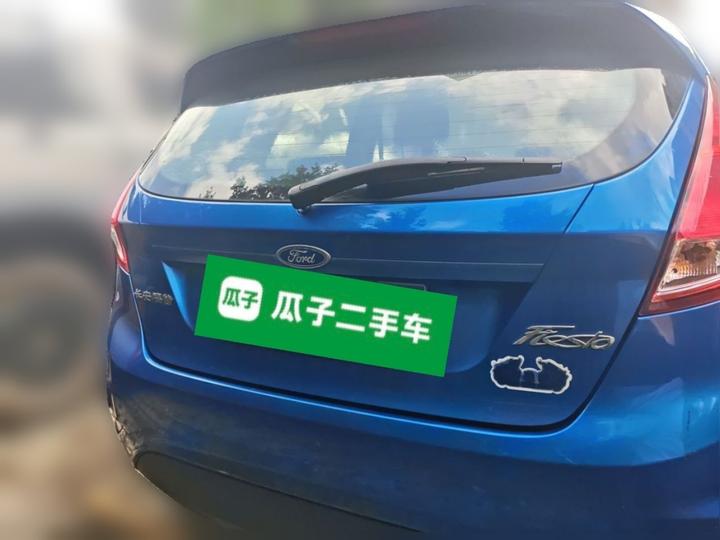 2013 Hatchback 1.5L AT Fashion photo 5