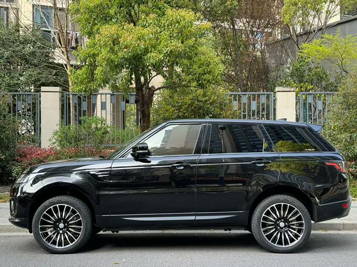 Range Rover Sport 2022 3.0 L6 SE photo 3