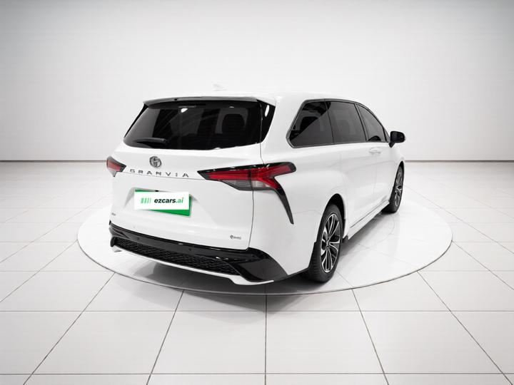 Granvia 2024 2.5L Hybrid Premium PLUS photo 6