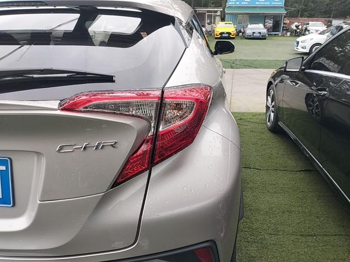 C-HR 2020 2.0L Leading photo 7