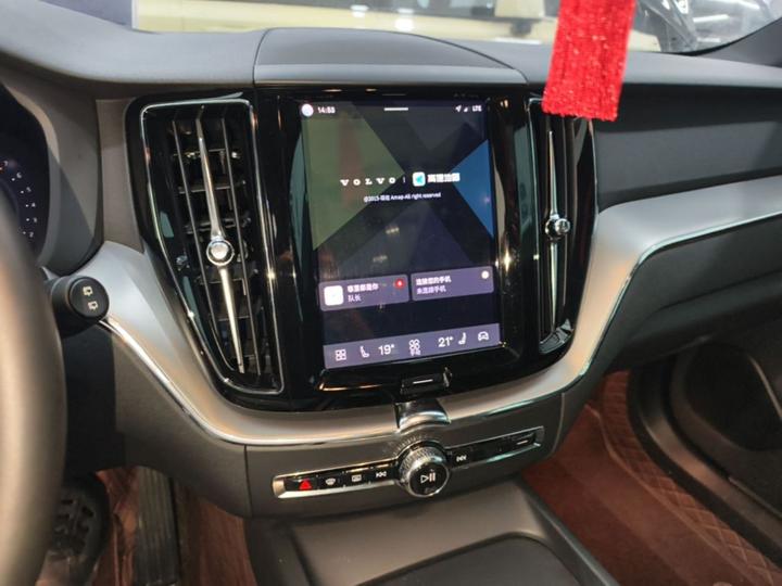XC60 2025 B5 AWD Luxury photo 8