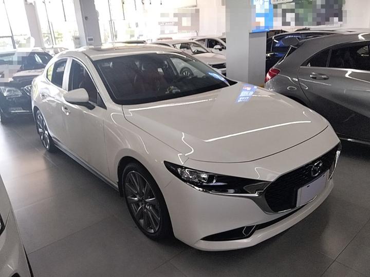 3 Axela 2023 2.0L AT photo 3