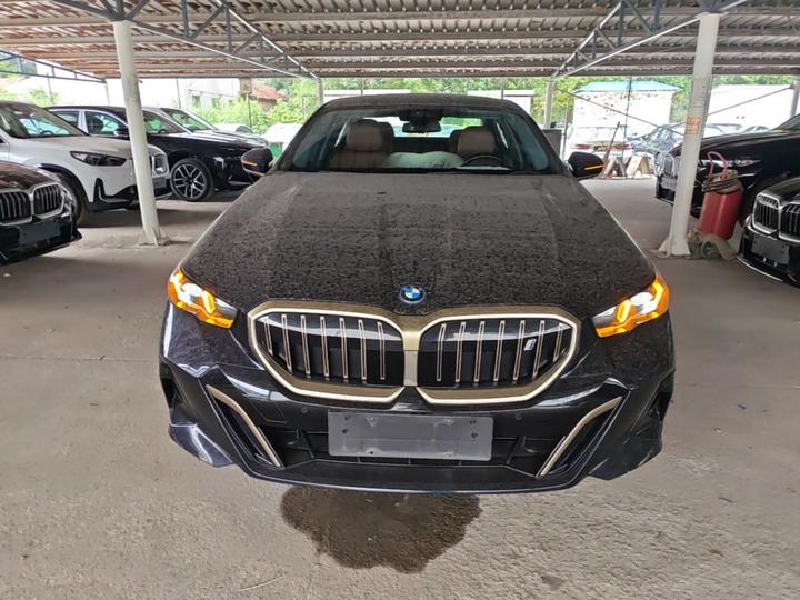 i5 2024 eDrive 35L M Sport Package photo 2