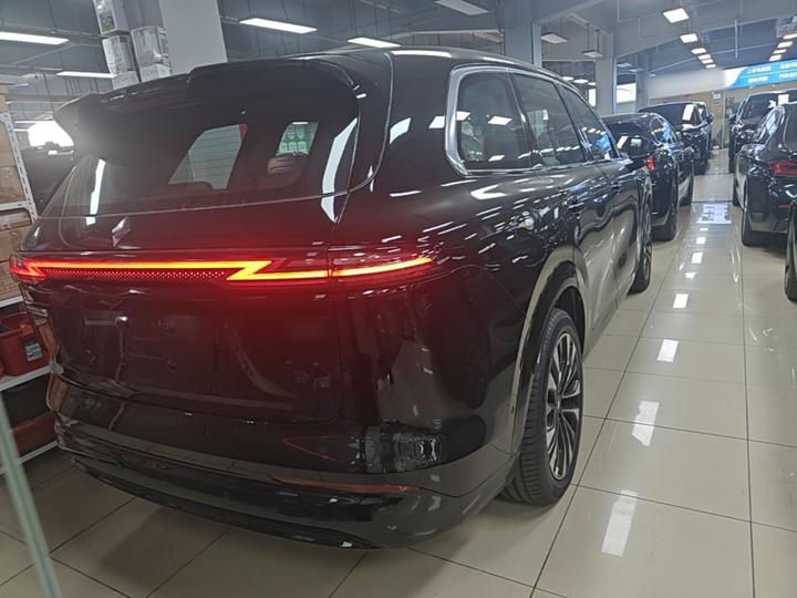 S 2026 235km AWD Qiankun Exclusive photo 3