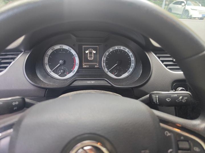 Octavia 2019 1.5L AT Luxury photo 2