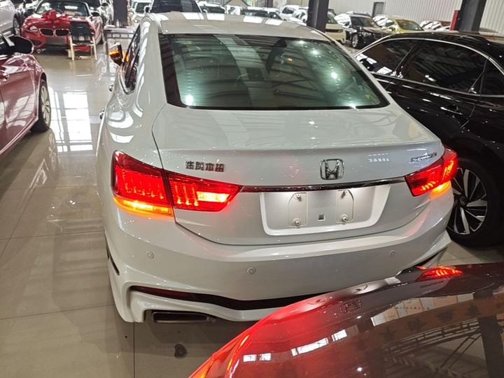 Spirior 2017 2.4L Luxury photo 3