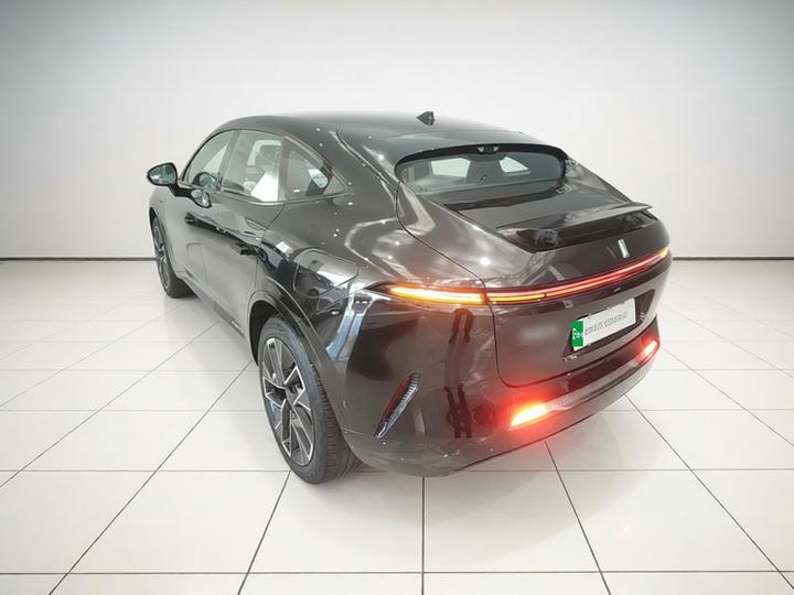 11 2023 90 AWD photo 4